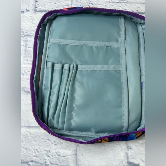 NWOT Floral Print Ladies Bible of Book Cover. Waterproof. - Picture 7 of 7